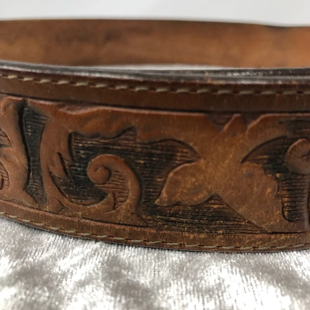 Justin Tooled Belt Outdoorsman Western Cowhide Leather Embossed Hunting Fishing - Picture 6 of 15